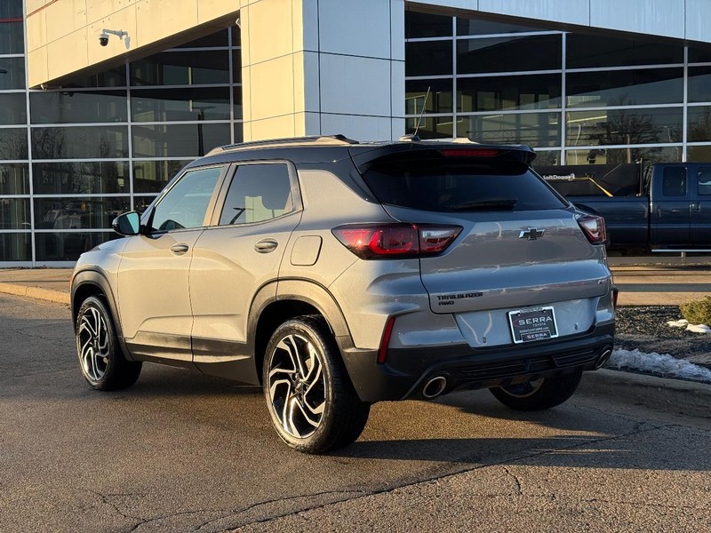 Chevrolet TrailBlazer Vehicle Full-screen Gallery Image 05