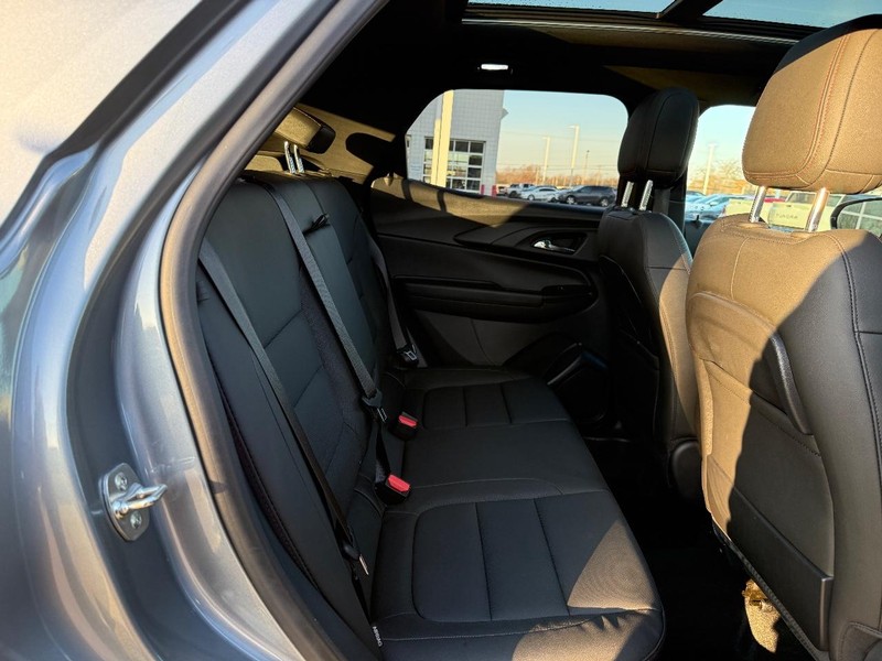 Chevrolet TrailBlazer Vehicle Full-screen Gallery Image 12