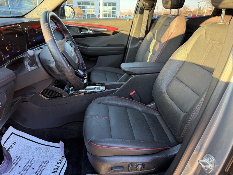 Chevrolet TrailBlazer Vehicle Full-screen Gallery Image 16