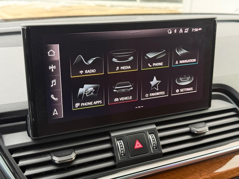 Audi Q5 Vehicle Full-screen Gallery Image 23