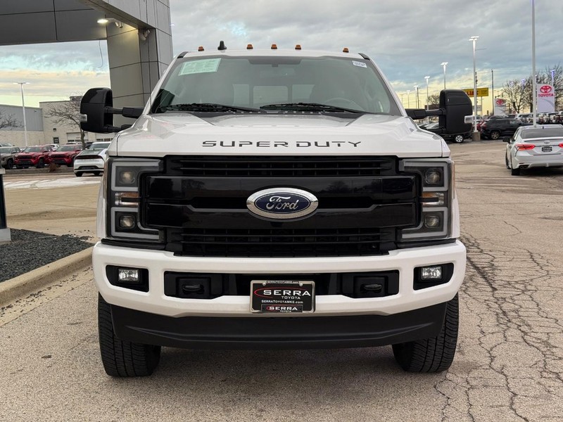 Ford Super Duty F-250 SRW Vehicle Full-screen Gallery Image 08