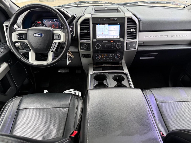 Ford Super Duty F-250 SRW Vehicle Full-screen Gallery Image 13