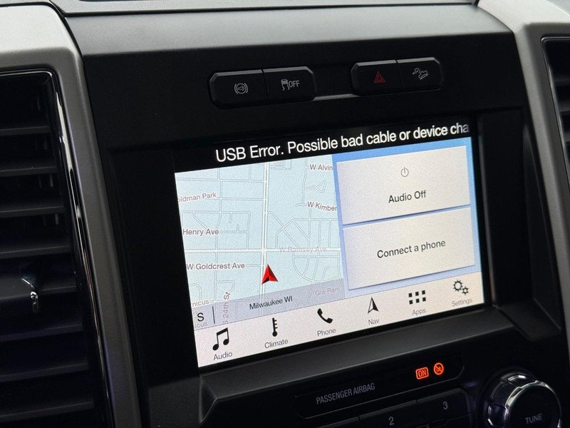 Ford Super Duty F-250 SRW Vehicle Full-screen Gallery Image 23