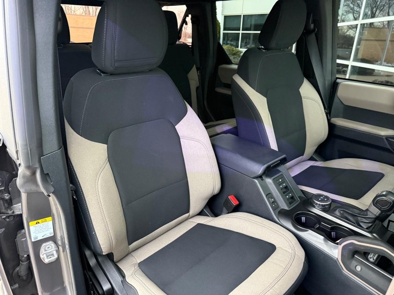 Ford Bronco Vehicle Full-screen Gallery Image 11