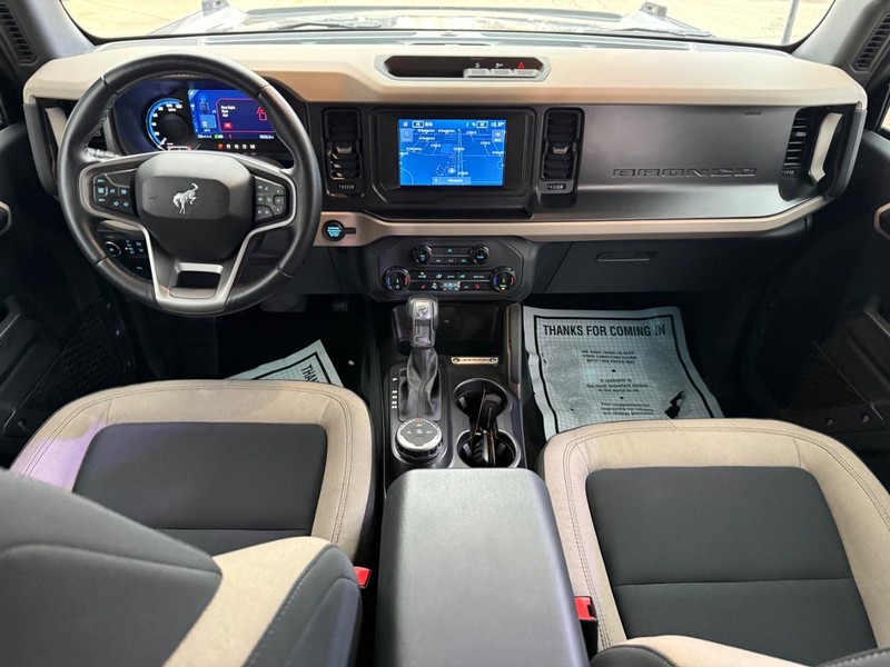 Ford Bronco Vehicle Full-screen Gallery Image 13