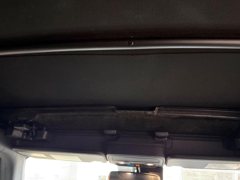 Ford Bronco Vehicle Full-screen Gallery Image 15