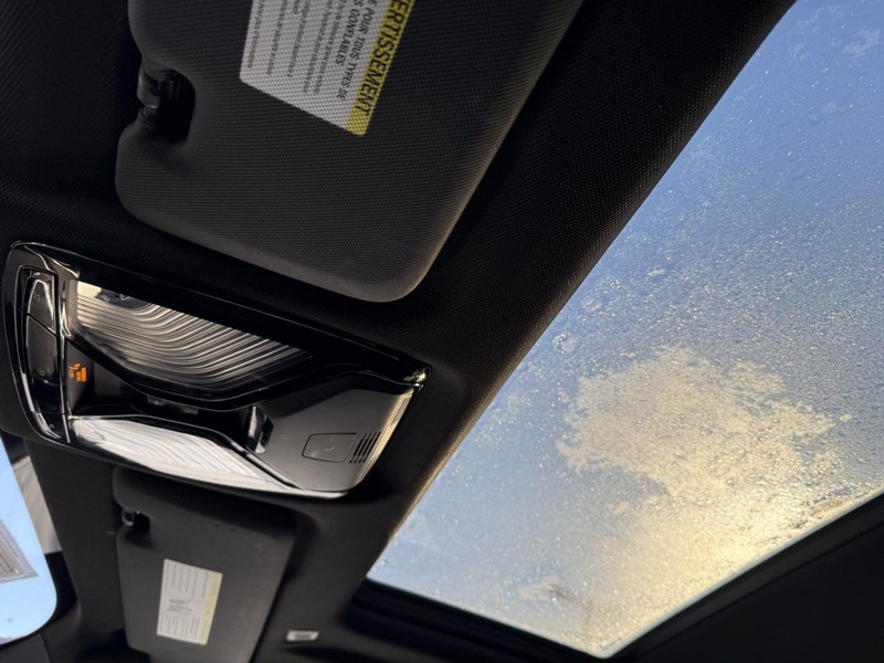 BMW X5 Vehicle Full-screen Gallery Image 16