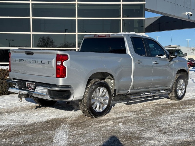 Chevrolet Silverado 1500 Vehicle Full-screen Gallery Image 03
