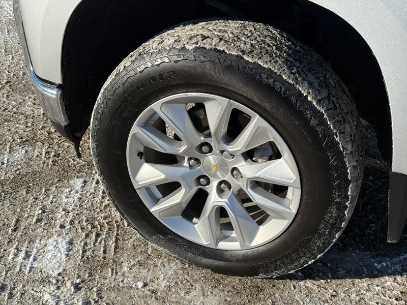 Chevrolet Silverado 1500 Vehicle Full-screen Gallery Image 10