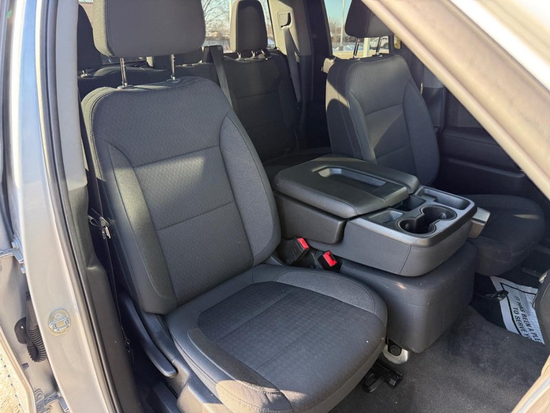 Chevrolet Silverado 1500 Vehicle Full-screen Gallery Image 11