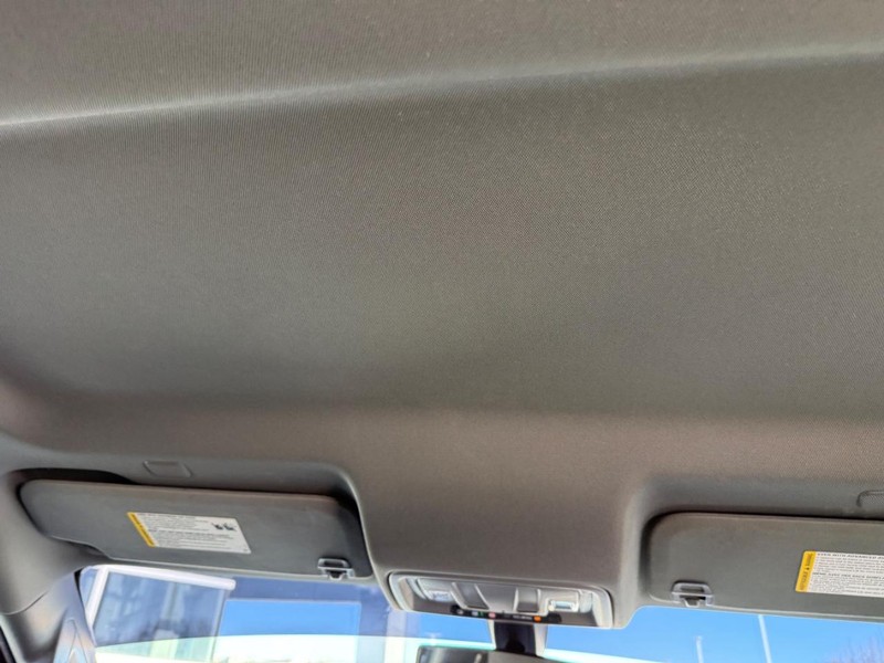 Chevrolet Silverado 1500 Vehicle Full-screen Gallery Image 15