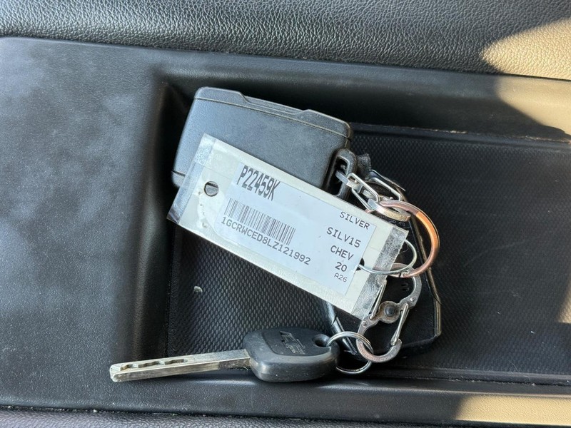 Chevrolet Silverado 1500 Vehicle Full-screen Gallery Image 29