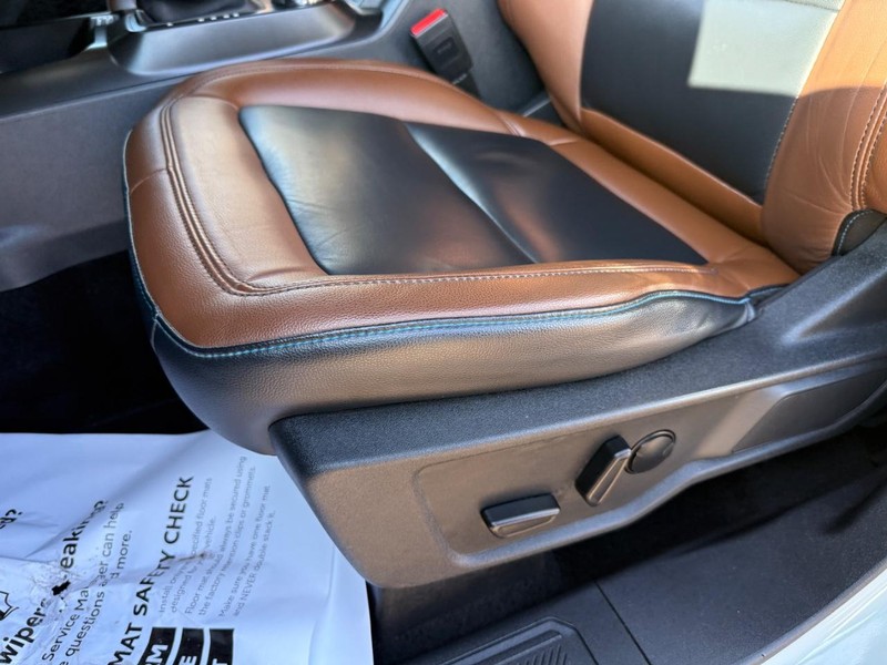 Ford Bronco Vehicle Full-screen Gallery Image 17