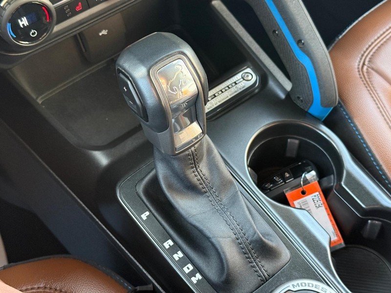 Ford Bronco Vehicle Full-screen Gallery Image 26