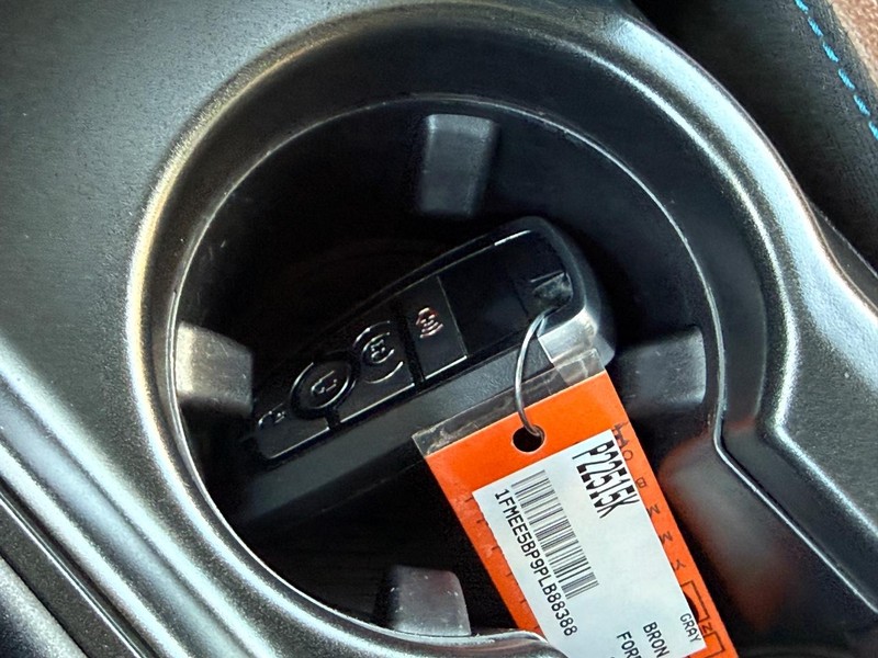 Ford Bronco Vehicle Full-screen Gallery Image 30