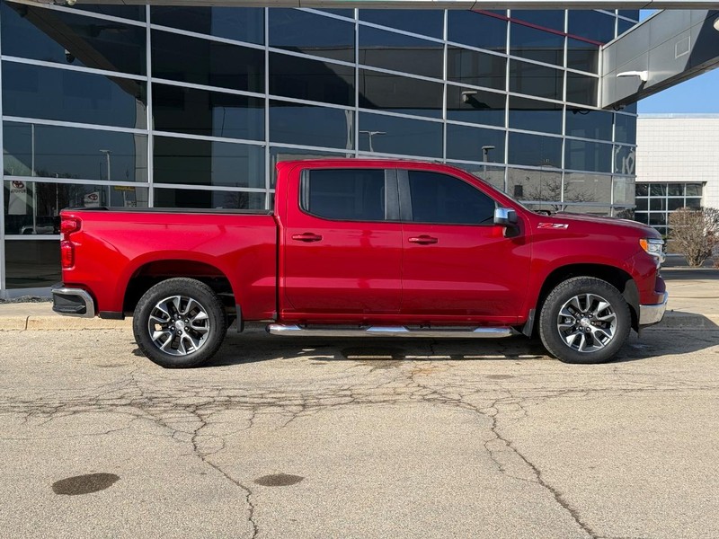 Chevrolet Silverado 1500 Vehicle Full-screen Gallery Image 02