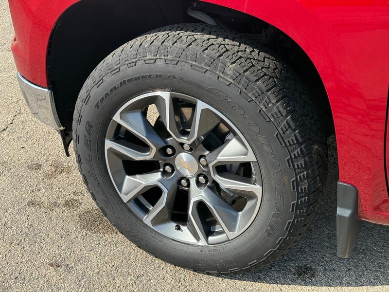 Chevrolet Silverado 1500 Vehicle Full-screen Gallery Image 10