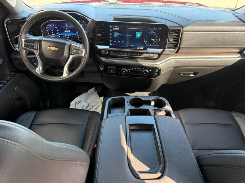 Chevrolet Silverado 1500 Vehicle Full-screen Gallery Image 13