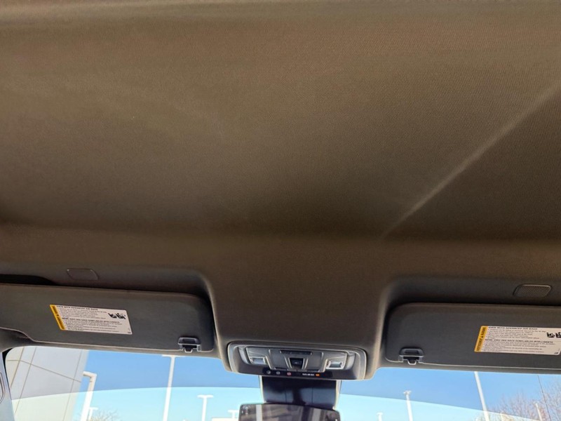 Chevrolet Silverado 1500 Vehicle Full-screen Gallery Image 15