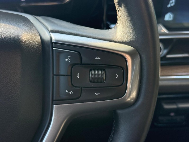 Chevrolet Silverado 1500 Vehicle Full-screen Gallery Image 21