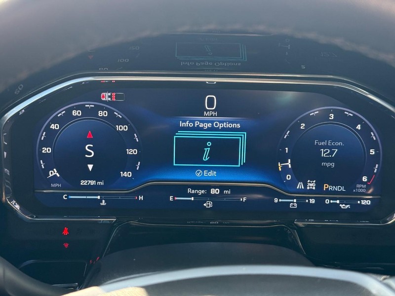 Chevrolet Silverado 1500 Vehicle Full-screen Gallery Image 22