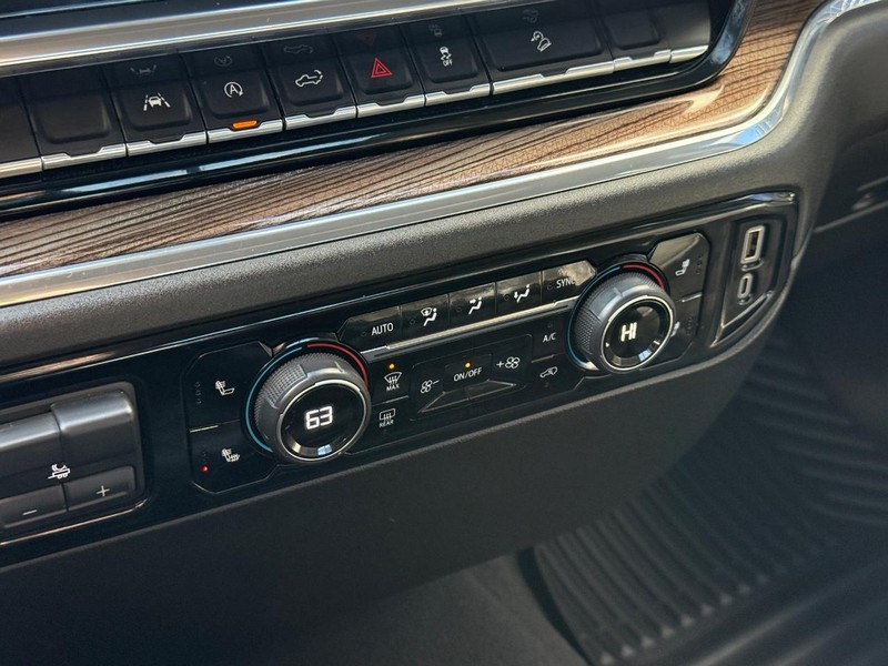 Chevrolet Silverado 1500 Vehicle Full-screen Gallery Image 26