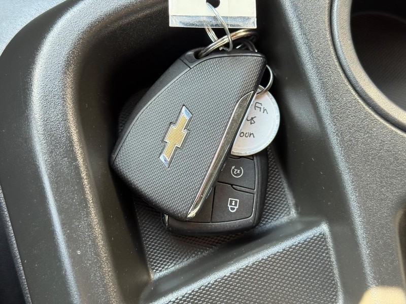 Chevrolet Silverado 1500 Vehicle Full-screen Gallery Image 29