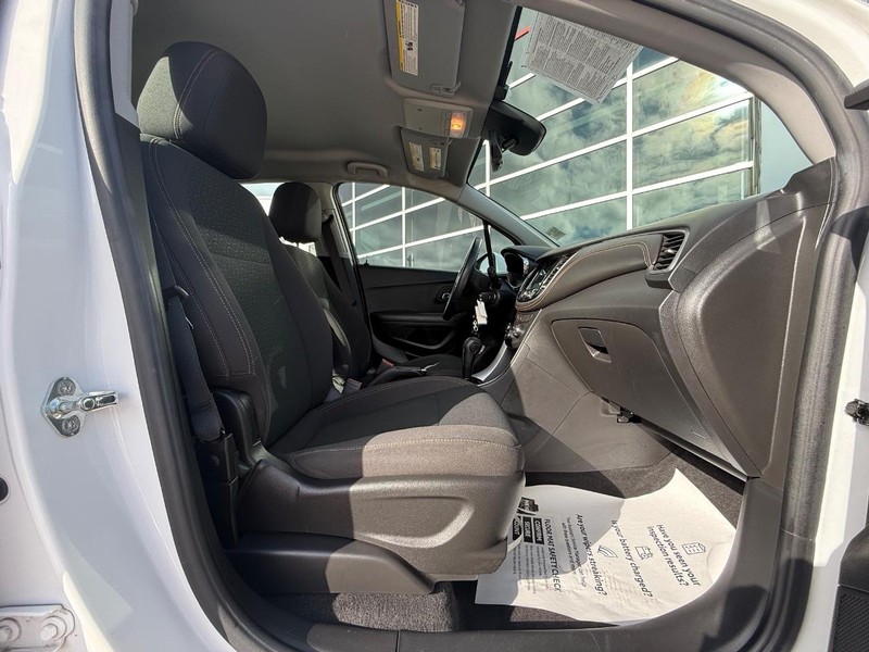 Chevrolet Trax Vehicle Full-screen Gallery Image 10