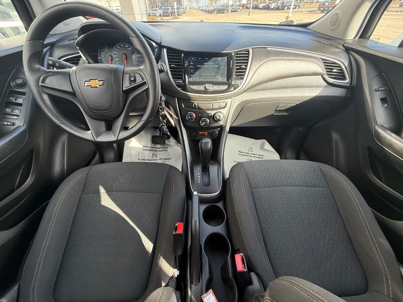 Chevrolet Trax Vehicle Full-screen Gallery Image 12