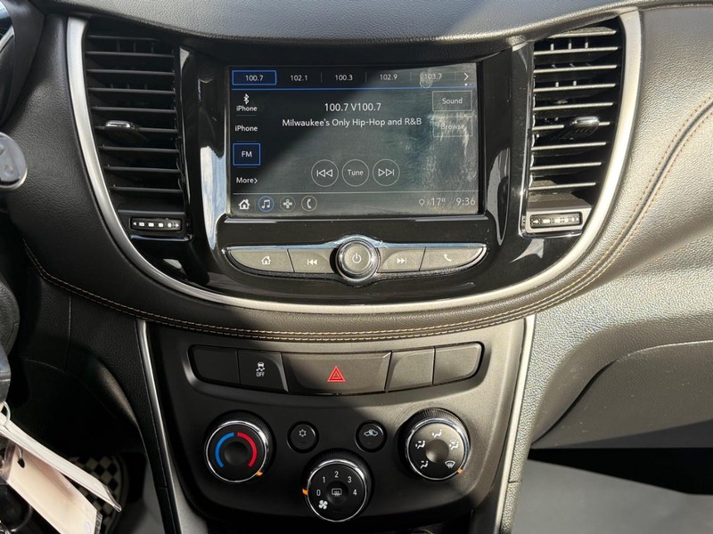 Chevrolet Trax Vehicle Full-screen Gallery Image 16