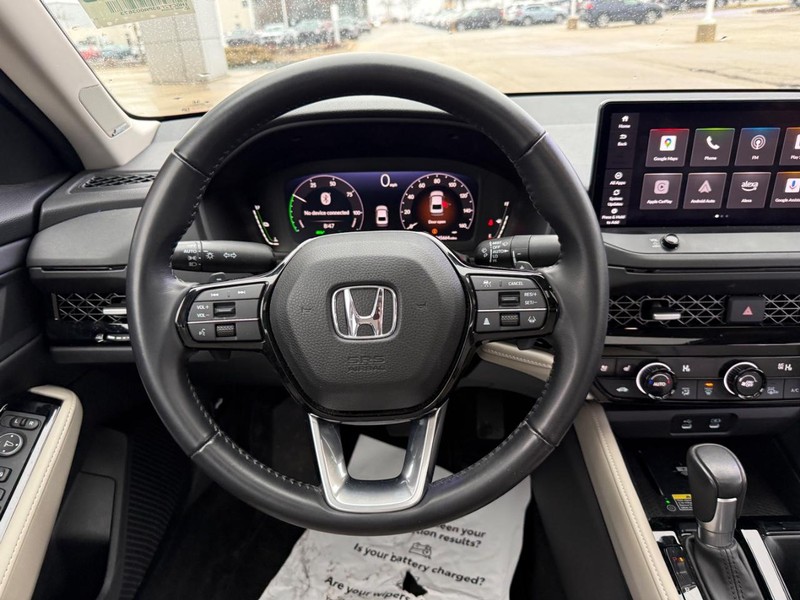 Honda Accord Hybrid Vehicle Full-screen Gallery Image 14