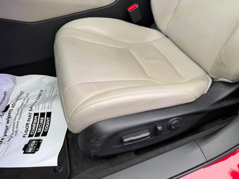 Honda Accord Hybrid Vehicle Full-screen Gallery Image 17