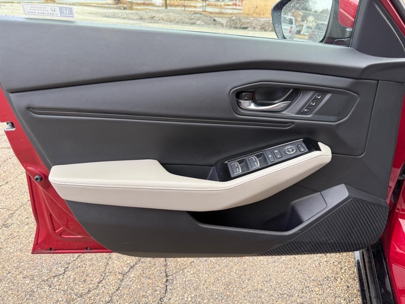 Honda Accord Hybrid Vehicle Full-screen Gallery Image 19