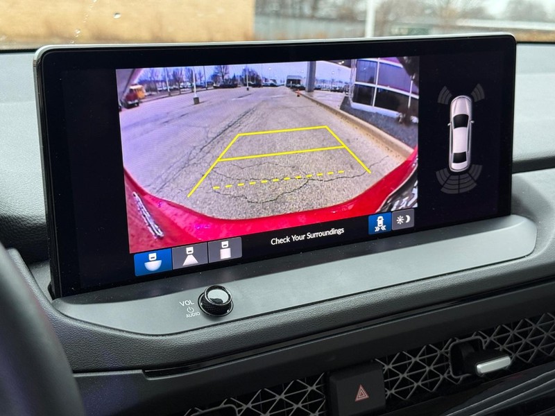 Honda Accord Hybrid Vehicle Full-screen Gallery Image 24