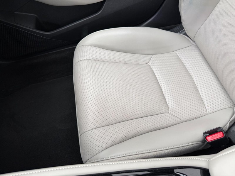 Honda Accord Hybrid Vehicle Full-screen Gallery Image 27