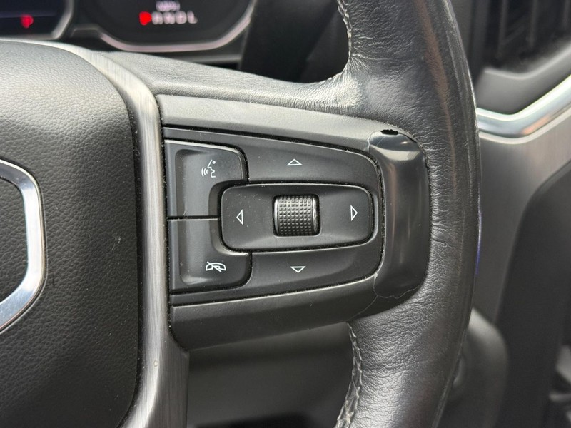 GMC Sierra 1500 Vehicle Full-screen Gallery Image 21