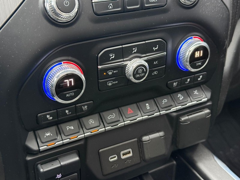 GMC Sierra 1500 Vehicle Full-screen Gallery Image 26