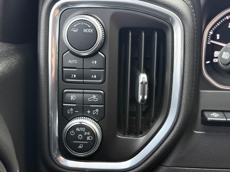 GMC Sierra 1500 Vehicle Full-screen Gallery Image 28