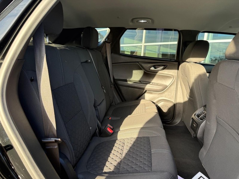 Chevrolet Blazer Vehicle Full-screen Gallery Image 12