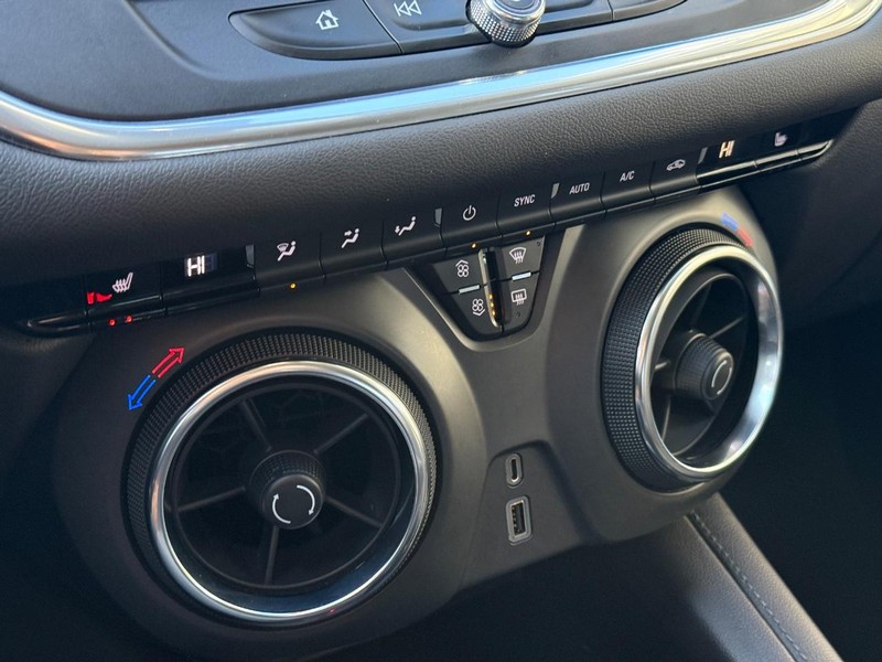 Chevrolet Blazer Vehicle Full-screen Gallery Image 28