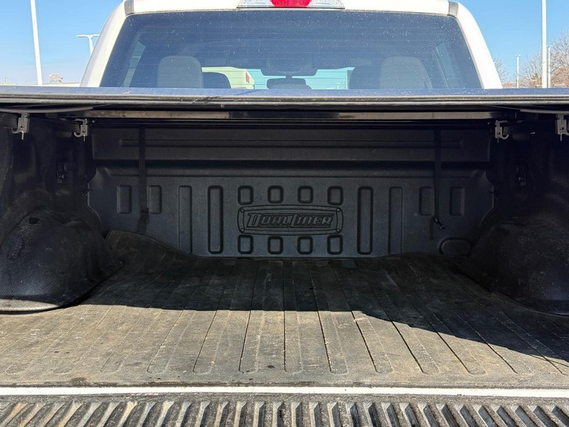 Ford F-150 Vehicle Full-screen Gallery Image 08