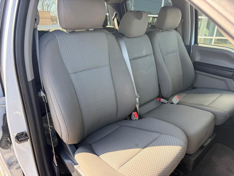 Ford F-150 Vehicle Full-screen Gallery Image 10