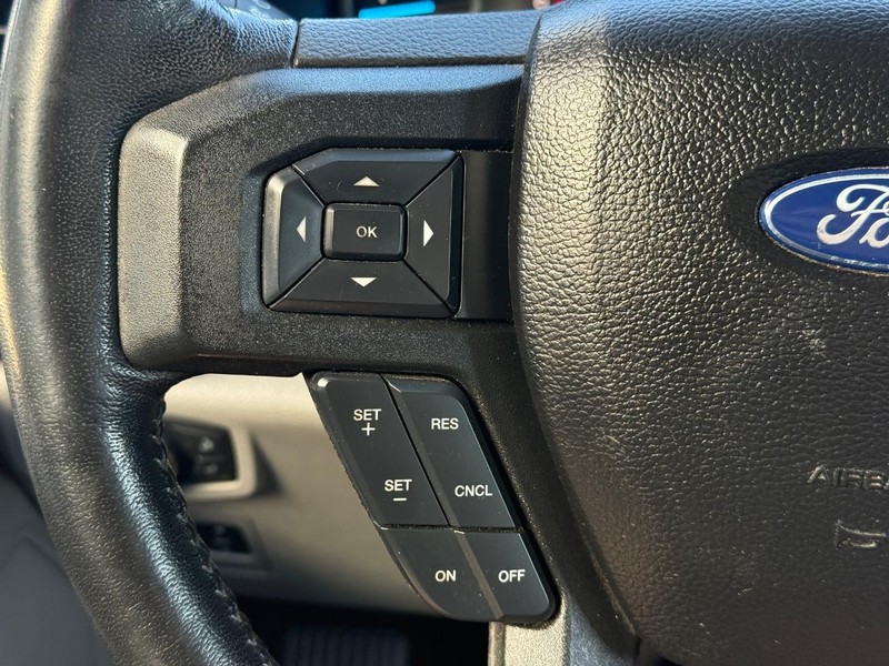 Ford F-150 Vehicle Full-screen Gallery Image 19