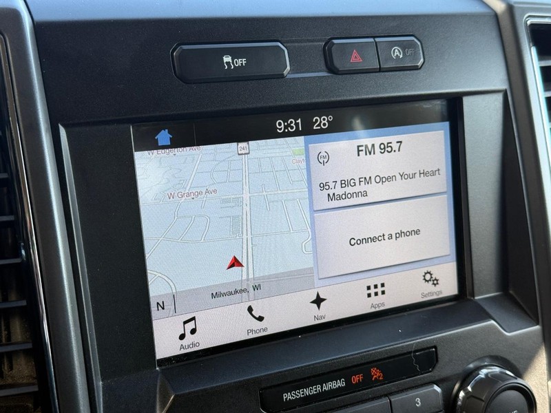 Ford F-150 Vehicle Full-screen Gallery Image 22