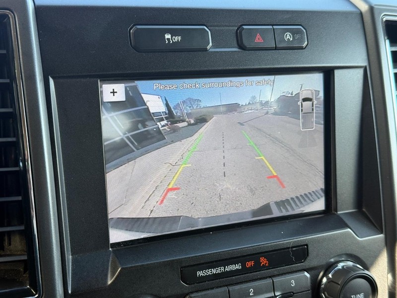 Ford F-150 Vehicle Full-screen Gallery Image 23