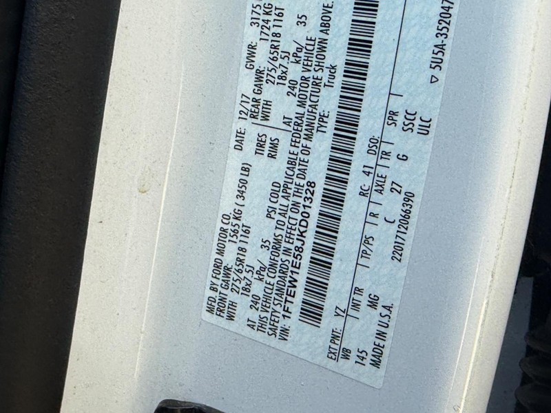 Ford F-150 Vehicle Full-screen Gallery Image 29