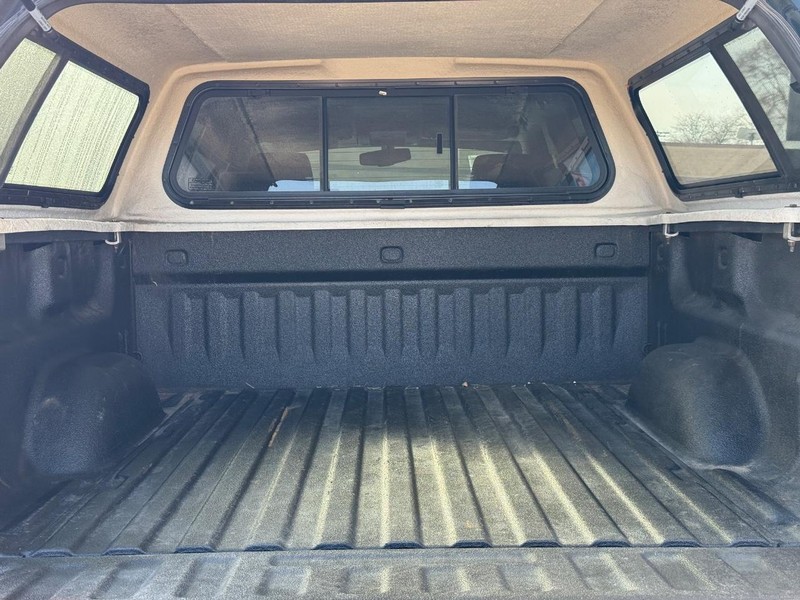 Chevrolet Silverado 1500 Vehicle Full-screen Gallery Image 09