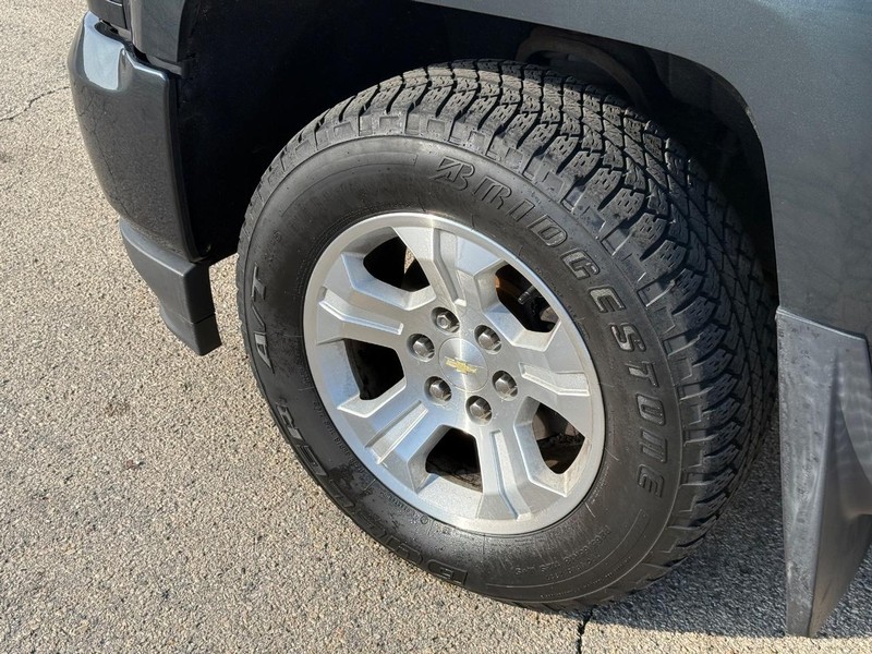 Chevrolet Silverado 1500 Vehicle Full-screen Gallery Image 10