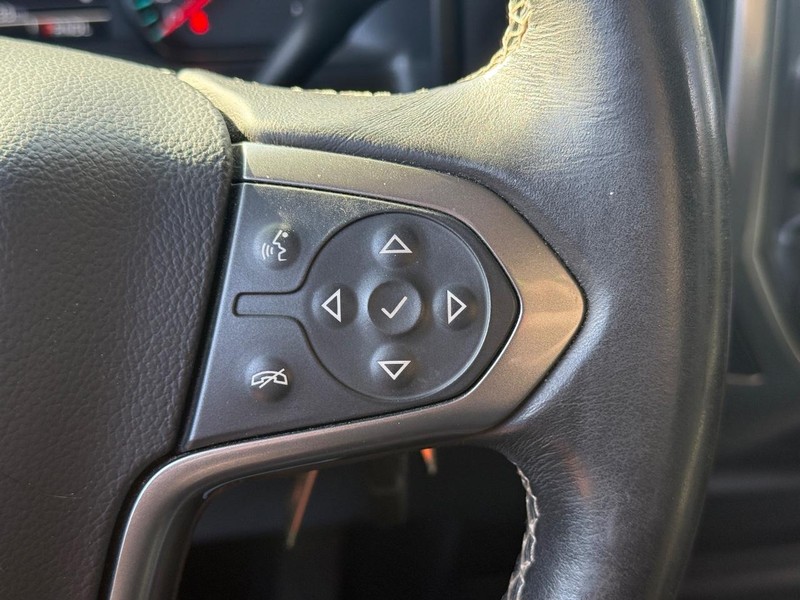 Chevrolet Silverado 1500 Vehicle Full-screen Gallery Image 21