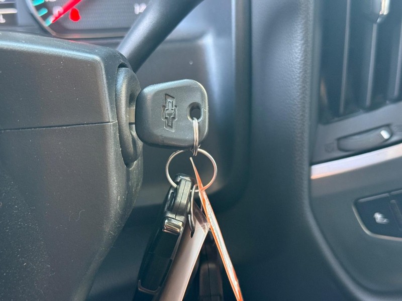 Chevrolet Silverado 1500 Vehicle Full-screen Gallery Image 29